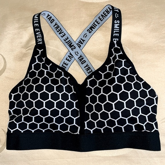 Super Comfortable Cross-Back Sports Bra - Max Support Workout Top - Picture 7 of 15